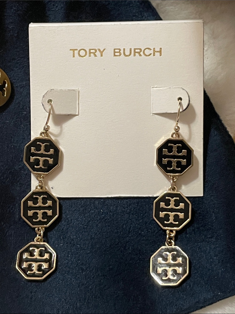 ⚜️Tory Burch Black and Gold Linked Logo Drop Earrings⚜️ - Picture 3 of 8